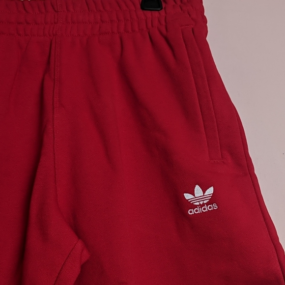 Adidas Loungewear Essential Shorts Scarlet - Picture 2 of 5